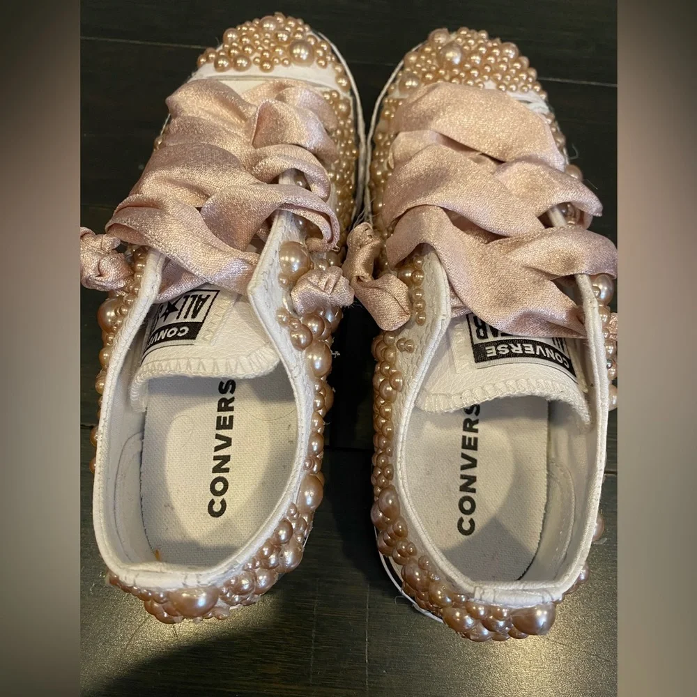 🔹Blinged converse shoes Custom order, pearls and rhinestone